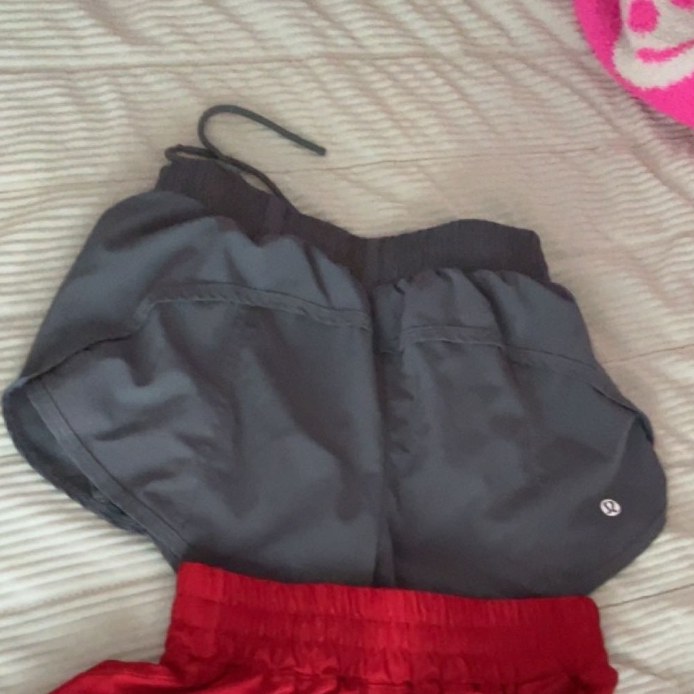 Lululemon Gray Athletic Shorts with Drawstring (size 2/4)